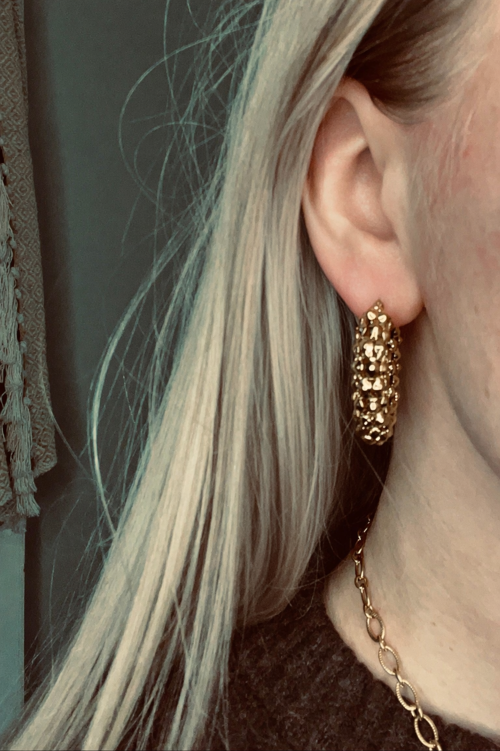 Gouden Oorringen Met Geweven Design