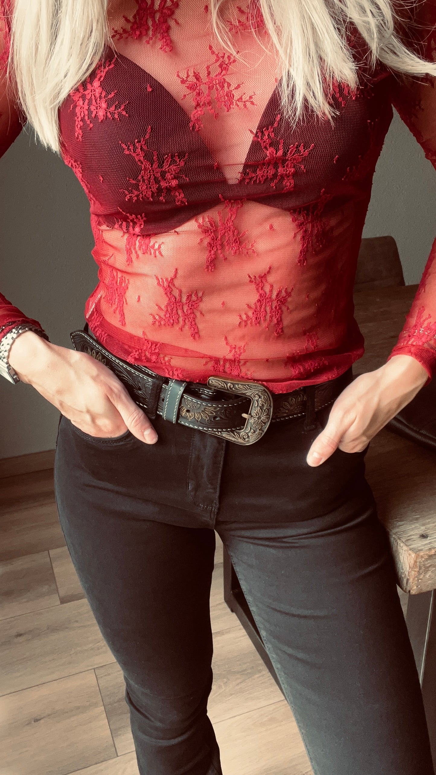 Leren riem met zonnebloemen