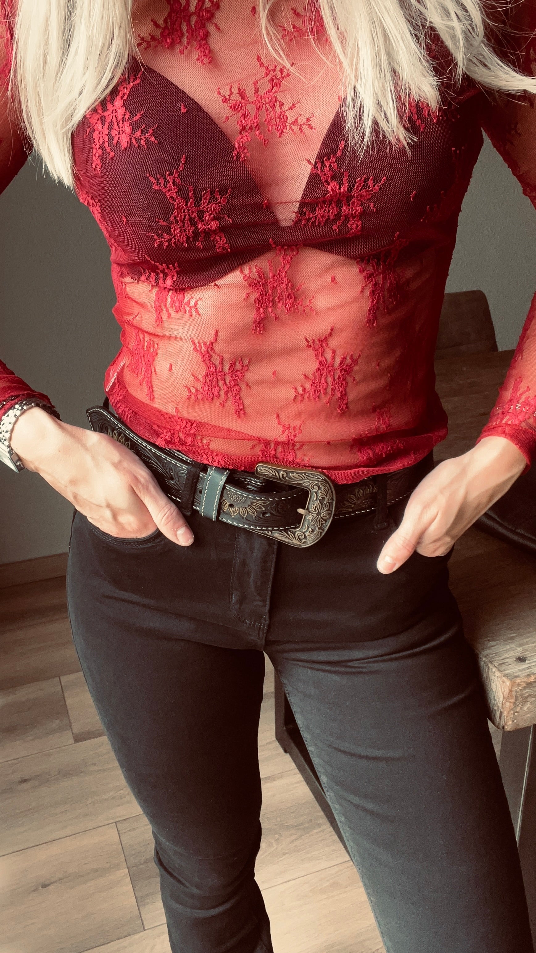 Leren riem met zonnebloemen