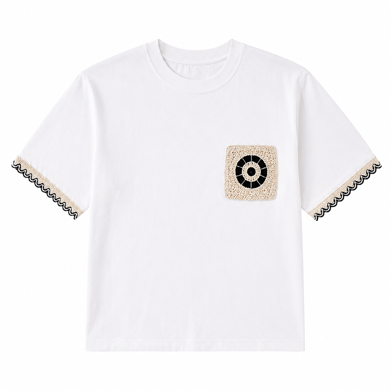 Wit t-shirt met crochet zakje en mouwen