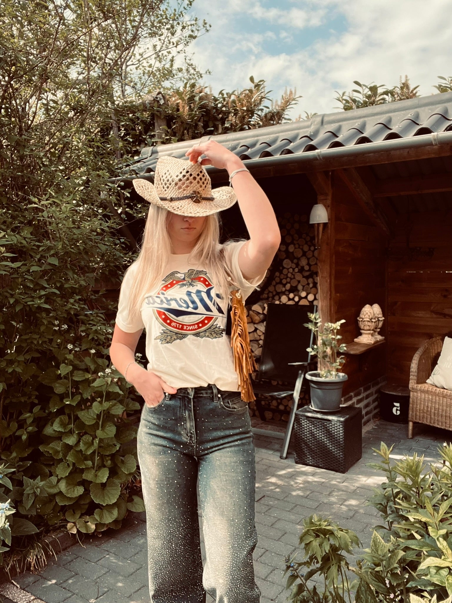 Beige t-shirt met beer logo
