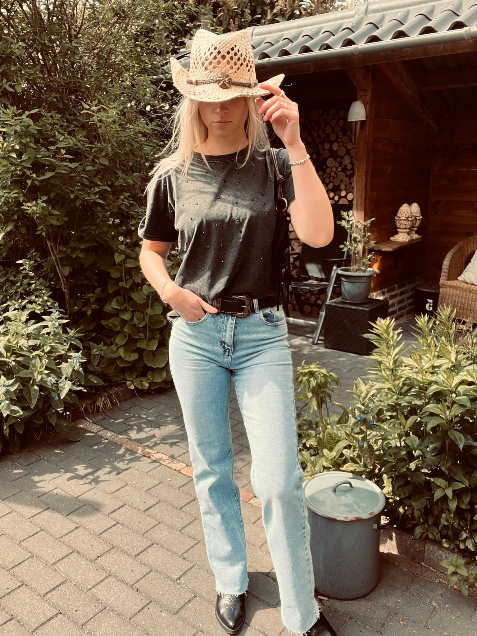 Grijze verwassen t-shirt met steentjes