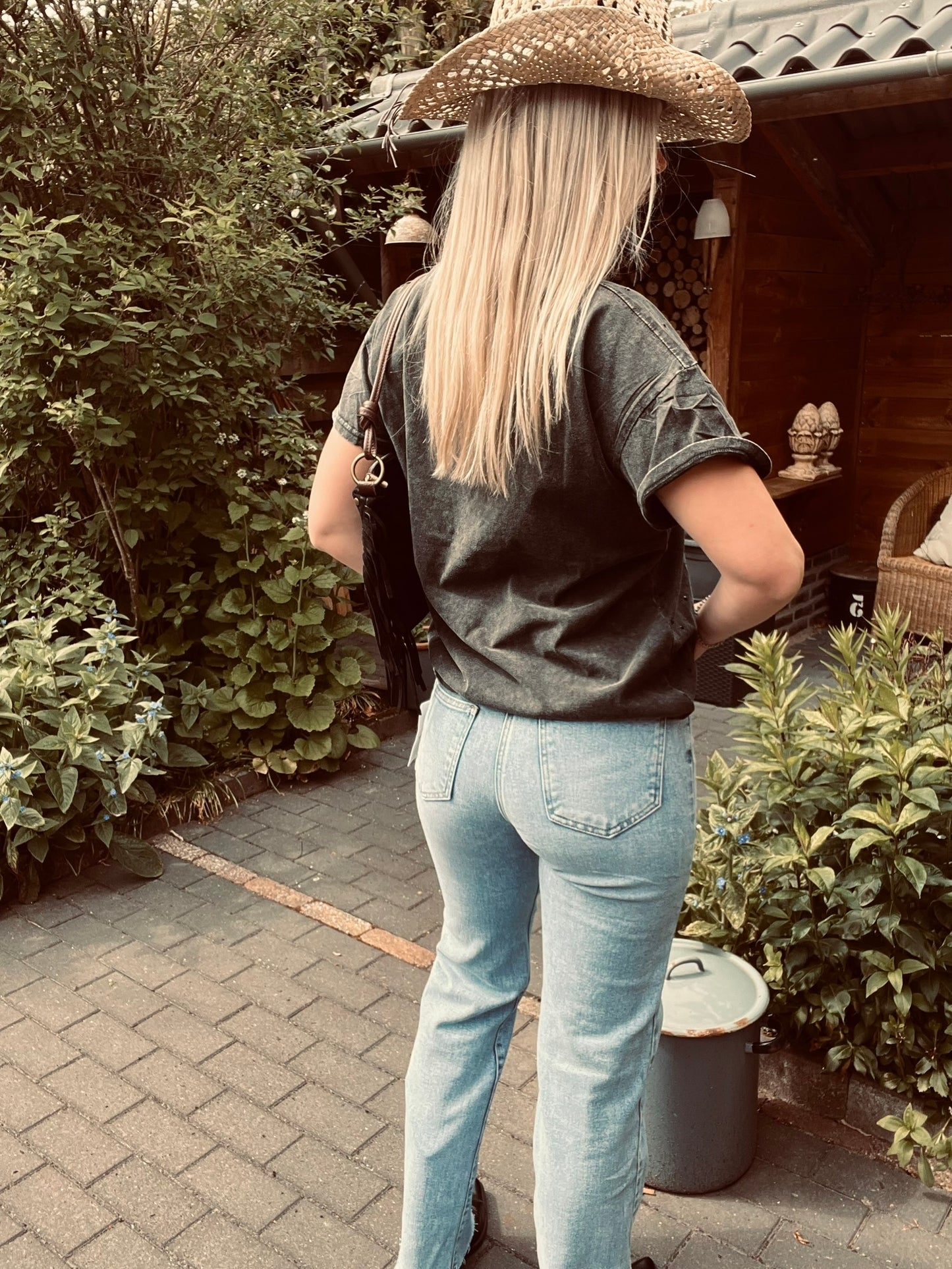 Grijze verwassen t-shirt met steentjes